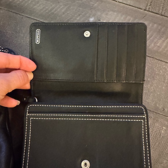 Used coach purse with matching wallet - Picture 8 of 9